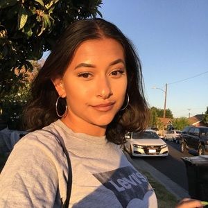 Meet your Posher, Leilani